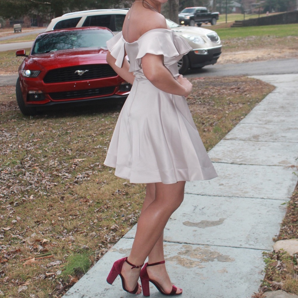 Formal Dress - Picture 2 of 4